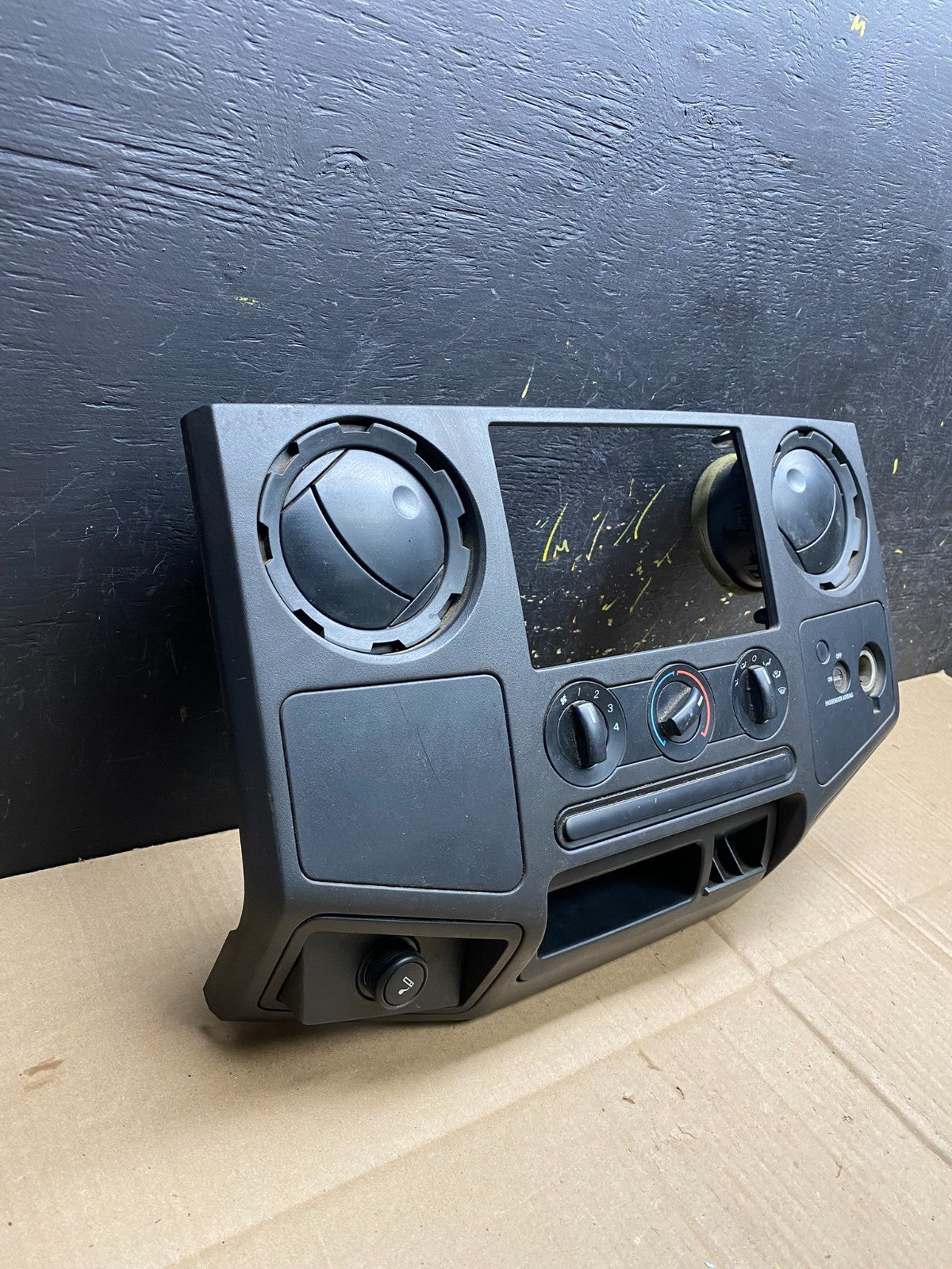 2008-2010 Ford F250 F350 Radio Climate Control Radio Dash Bezel Panel aa4593 DG1