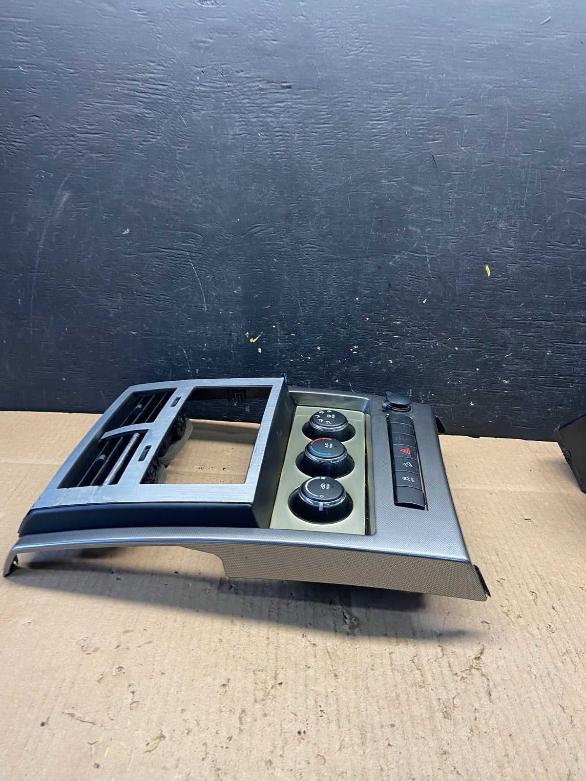 2008 to 2012 Jeep Liberty Dash Climate Temperature Control Radio Bezel Q0883 DG4