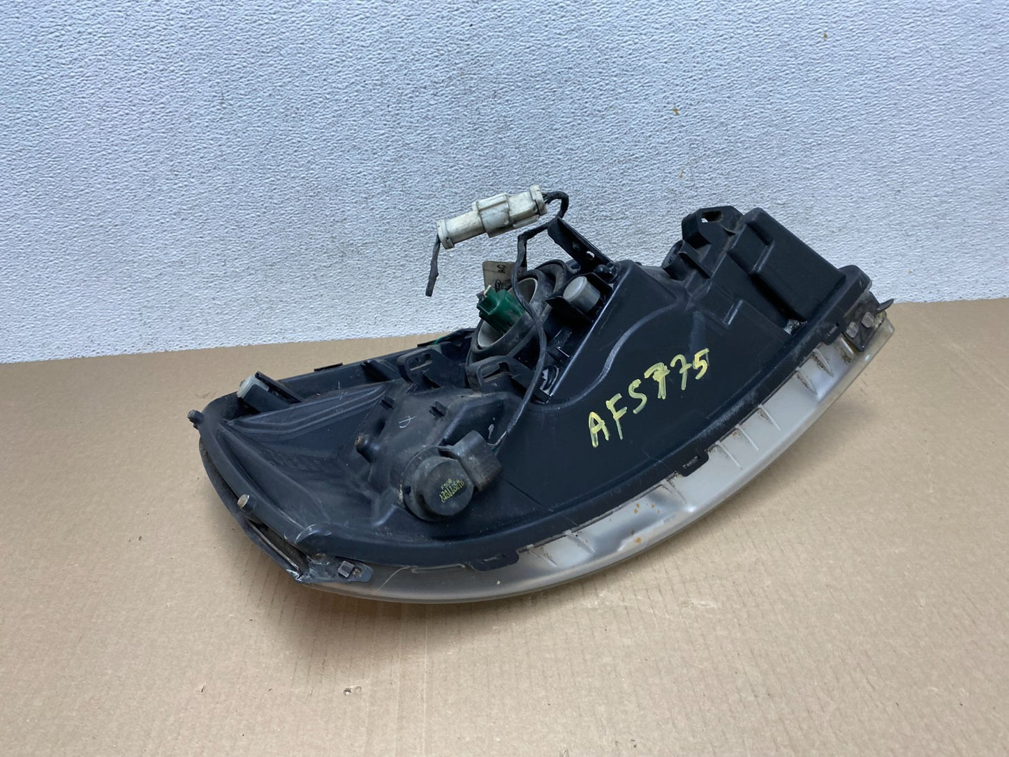 2004 - 2007 Ford Freestar Left Driver LH Side Headlight Halogen AF5775 DW6