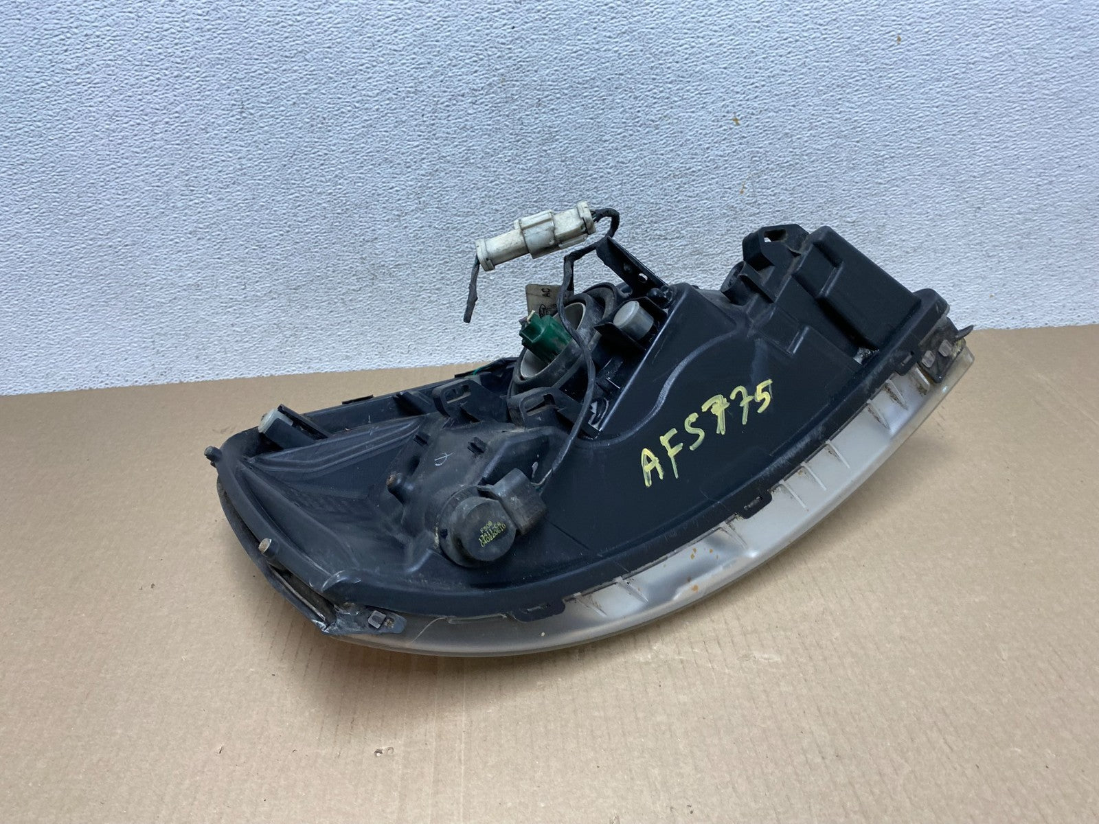 2004 - 2007 Ford Freestar Left Driver LH Side Headlight Halogen AF5775 DW6