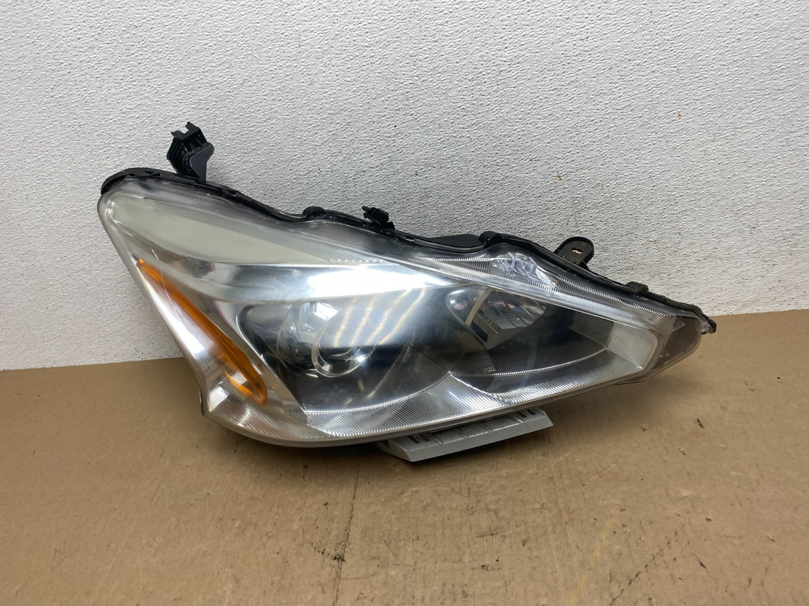 2013 2014 2015 Nissan Altima Right Passenger RH Halogen Headlight TYC AE6890 DW0