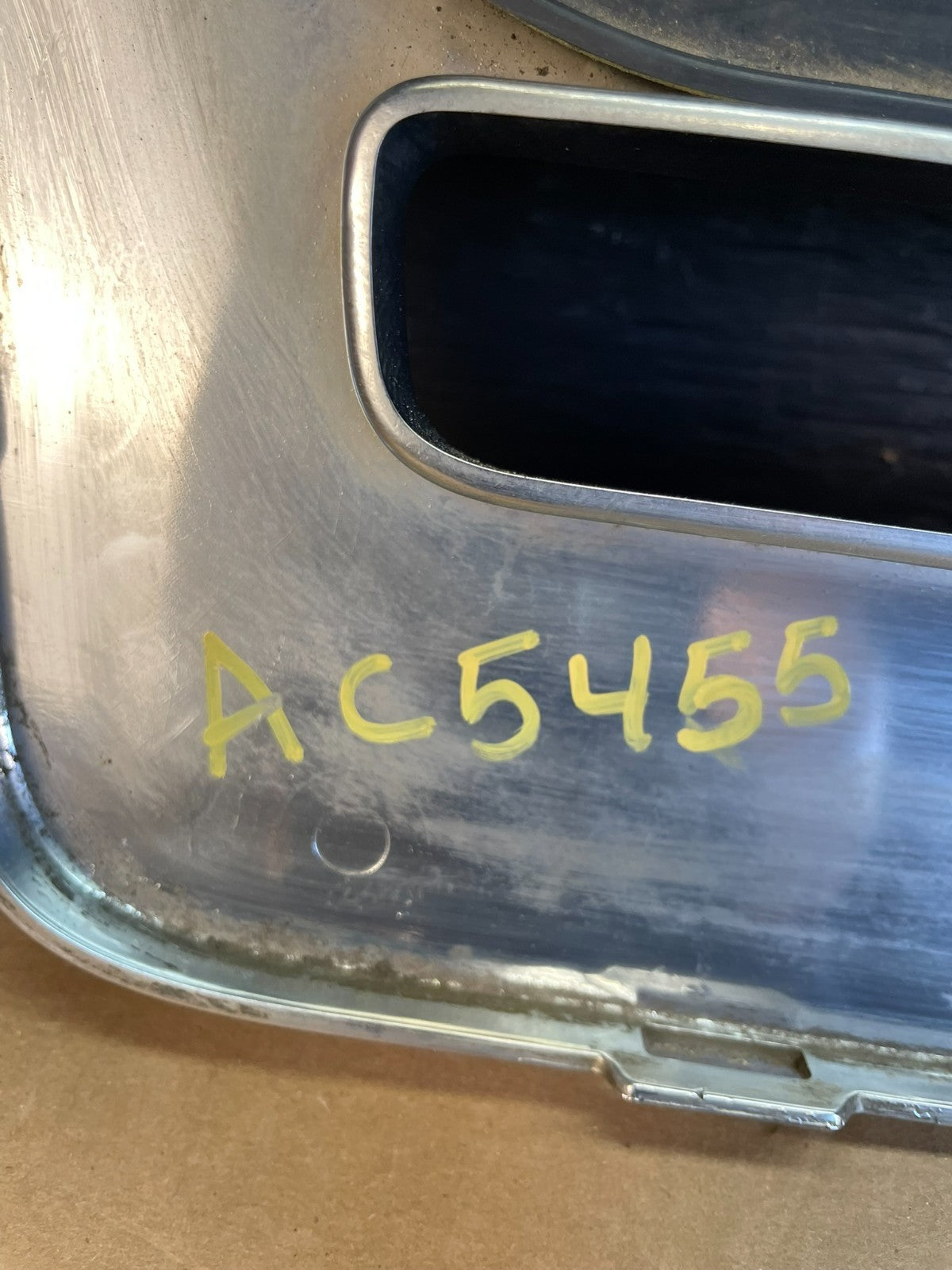 2008-2011 Mercury Mariner Front Upper Grill Grille Emblem ac5455 DG5
