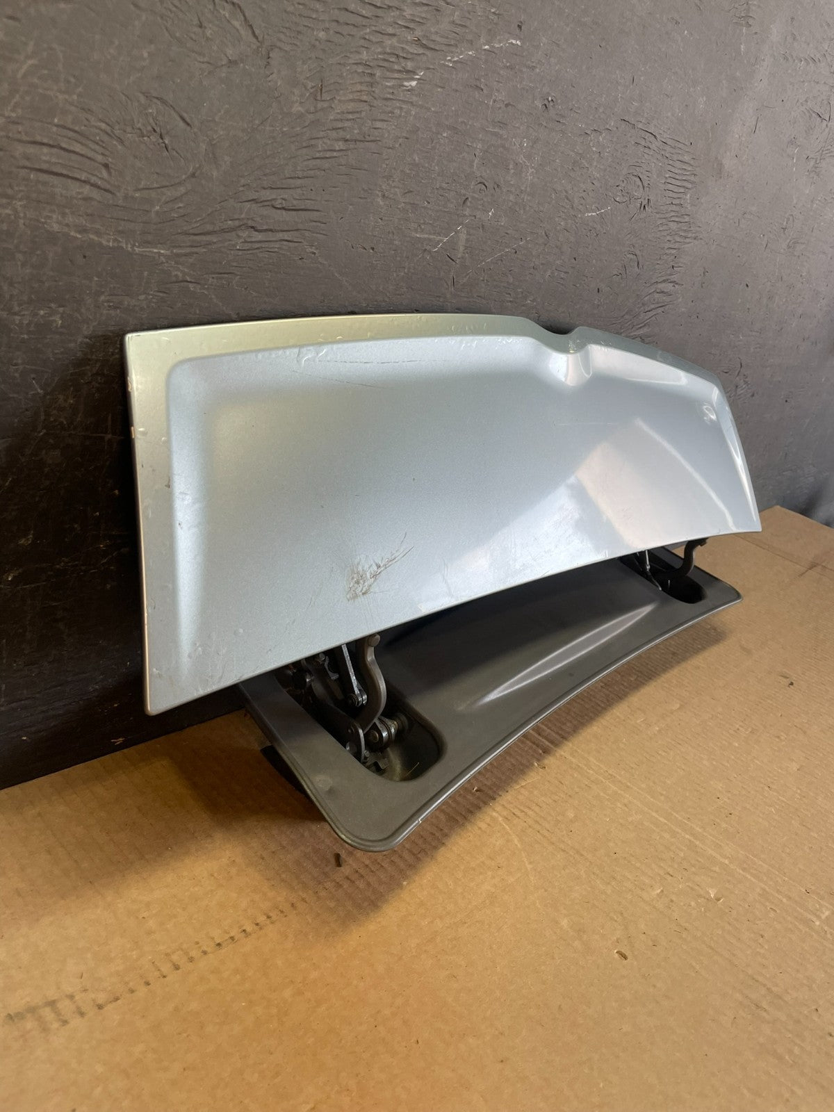 2004 to 2008 Chrysler Crossfire Rear Spoiler Wing With Motor AF3734 DG2