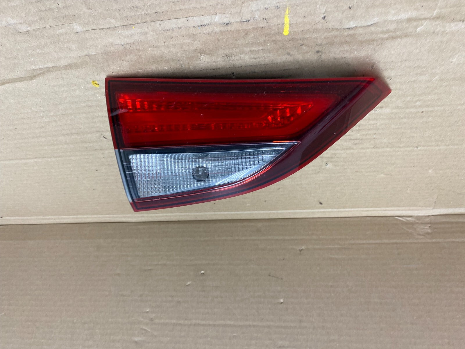 2015 to 2017 Chrysler 200 Sedan Left Driver Side Inner Tail Light Oem O2487 DW0