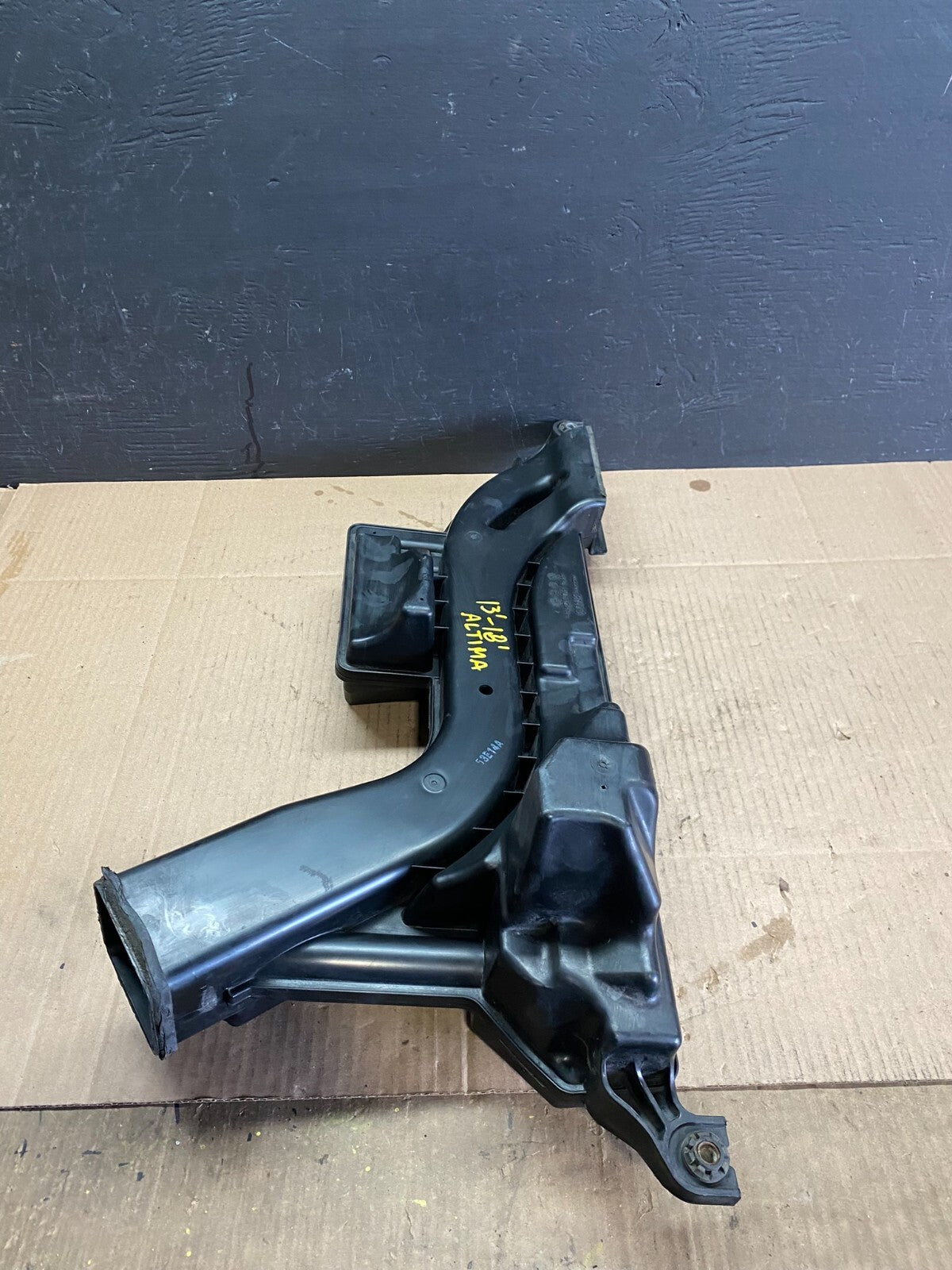 2013 to 2018 Nissan Altima 2.5L Front Air Cleaner Intake Duct Tube OEM E3813 DG17