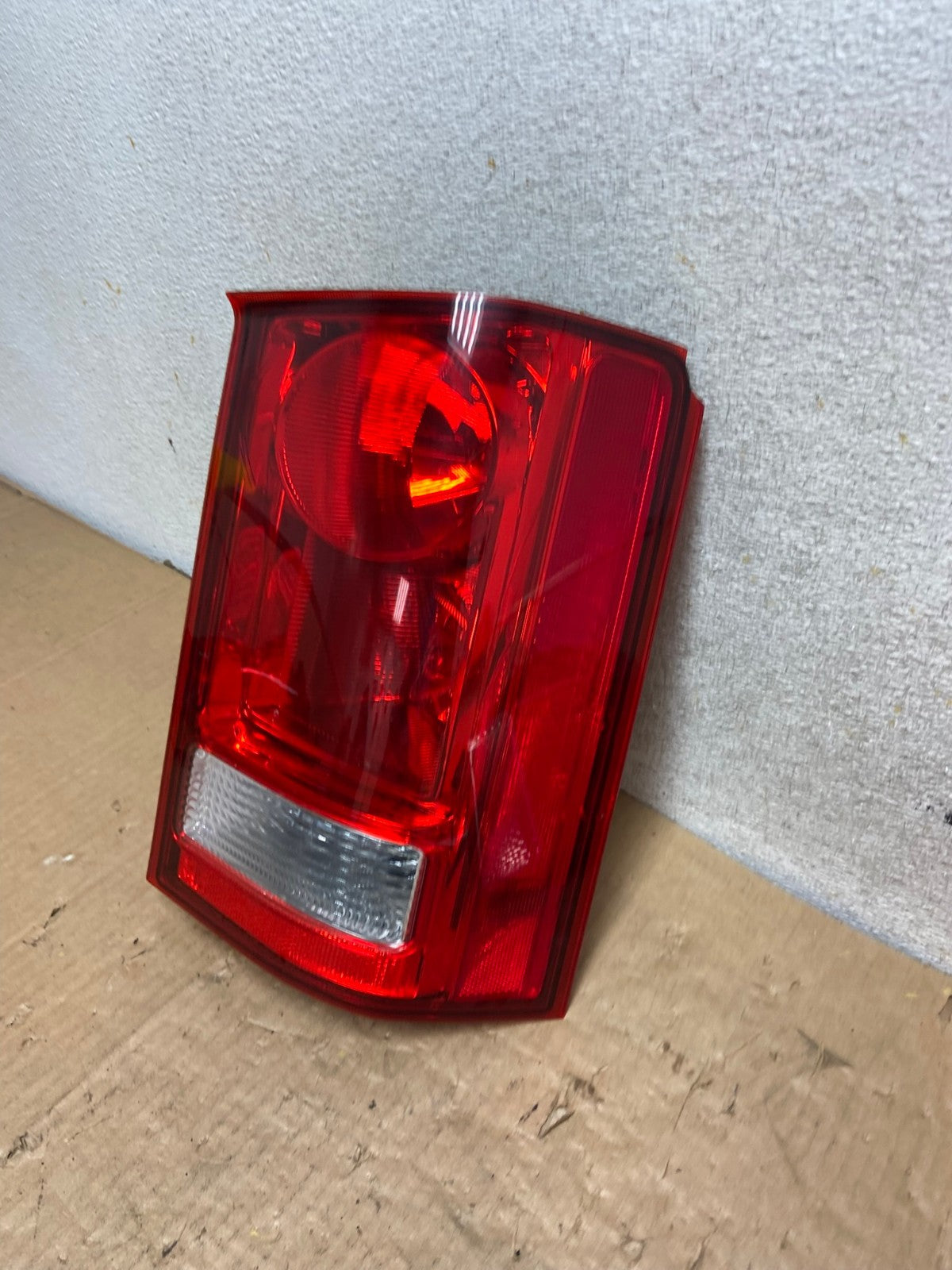 2009 to 2015 Honda Pilot Right Passenger Rh Side Tail light AI8027 LK1