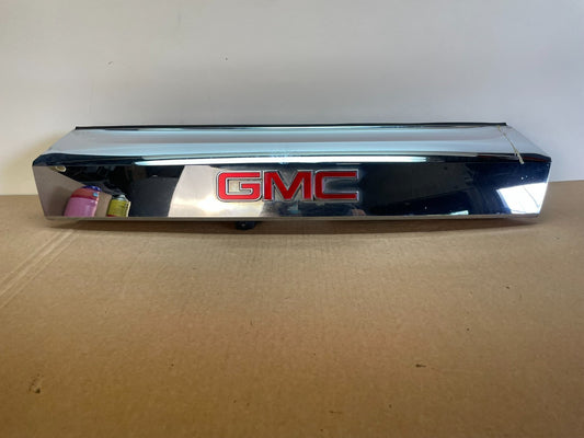 2010-2015 Gmc Terrain Lift Gate Handle Trim with Back Up Camera Molding AH0137DG0