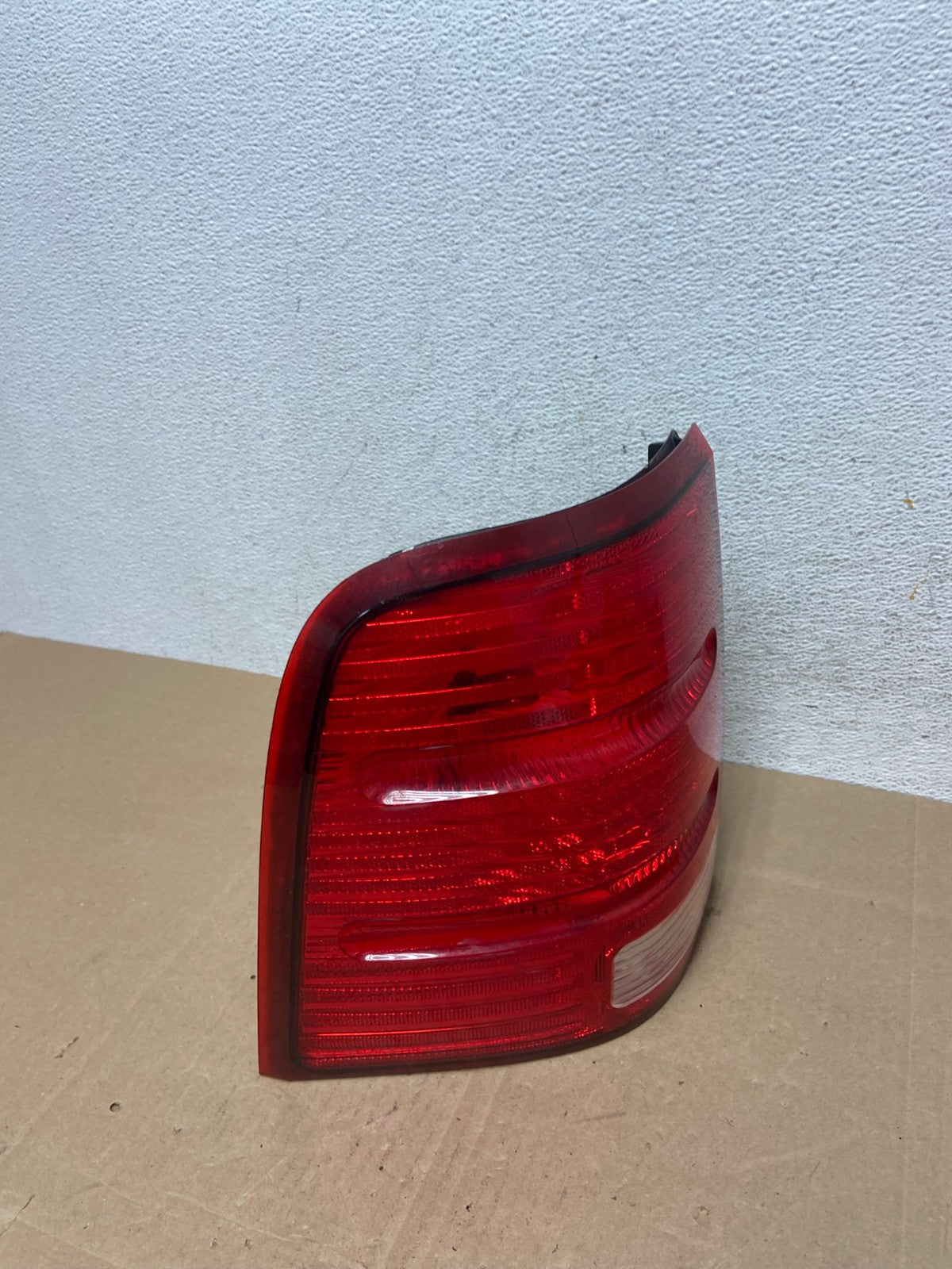 2002 to 2005 Ford Explorer Left Driver Lh Side Tail light AE5004 LK2