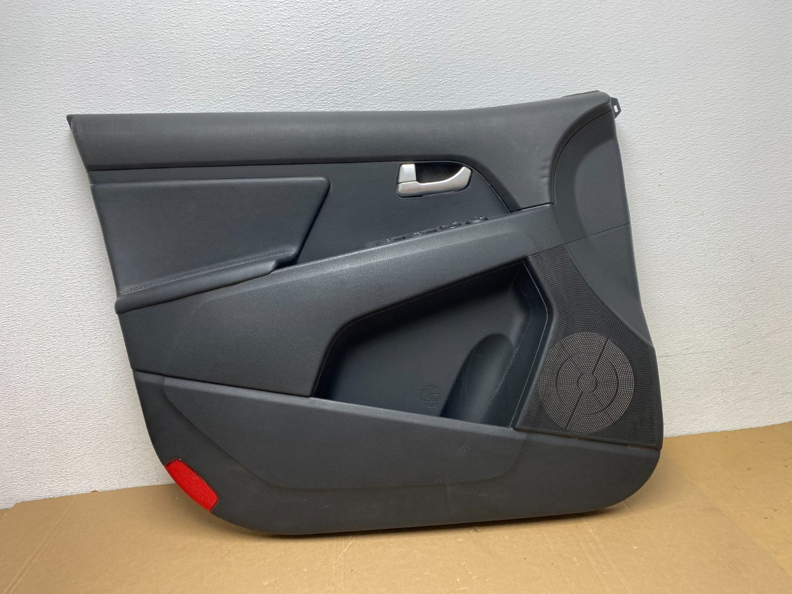 2014 to 2016 Kia Sportage Front Left Driver LH Side Door Panel Trim AD7865 DG0