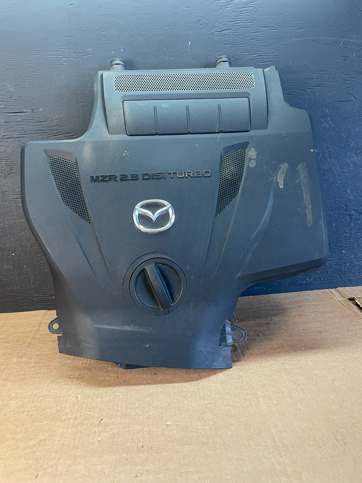 2010 2011 2012 Mazda CX7 CX-7 2.3L Engine Shield Top Cover AE8360 DW0