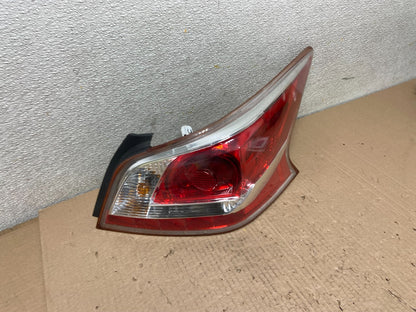 2013 2014 2015 Nissan Altima Right Passenger RH Side Tail Light OEM AB2544 DW2