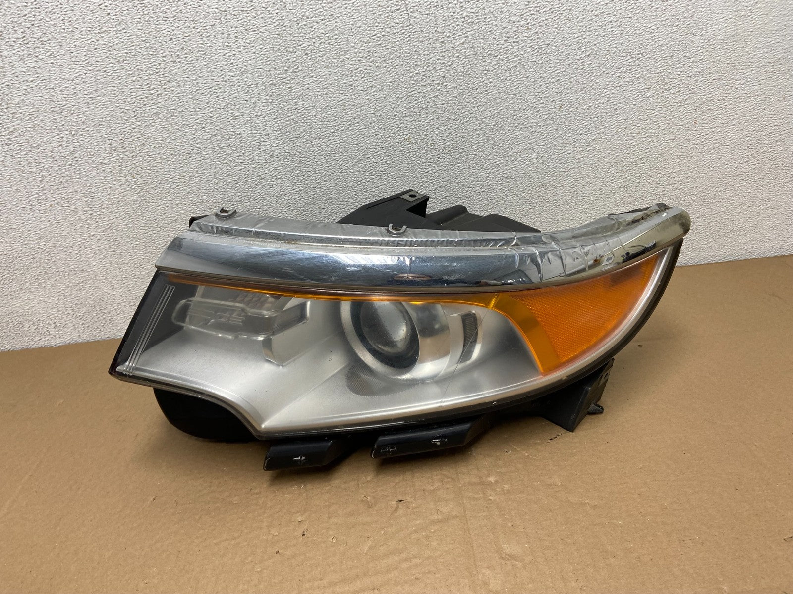 2011 to 2014 Ford Edge Front Left Driver Side Headlight Halogen Oem AB6104 DW0