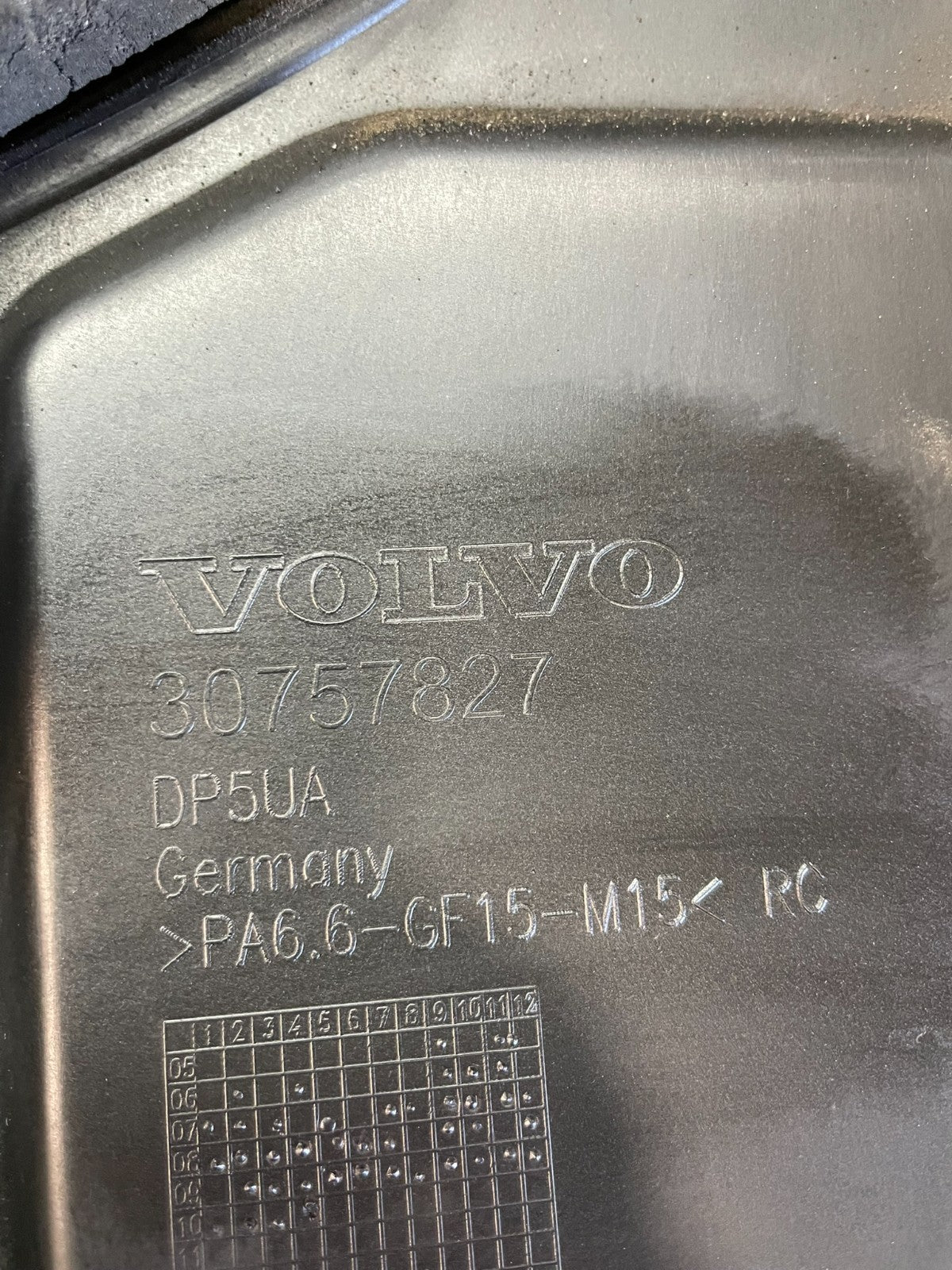 2007 to 2014 Volvo XC90 OEM 3.2L Upper Top Engine Motor Dust Cover Oem AC2150 DG4