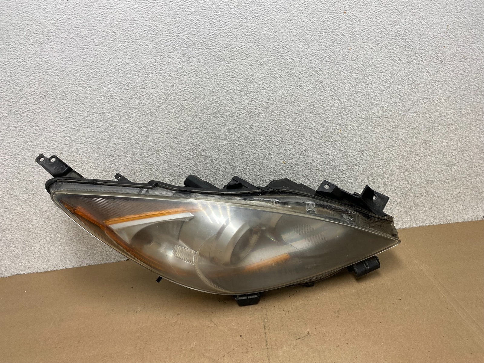 2010 - 2013 Mazda 3 Halogen Right Passenger Rh Side Headlight AG4548 DW0