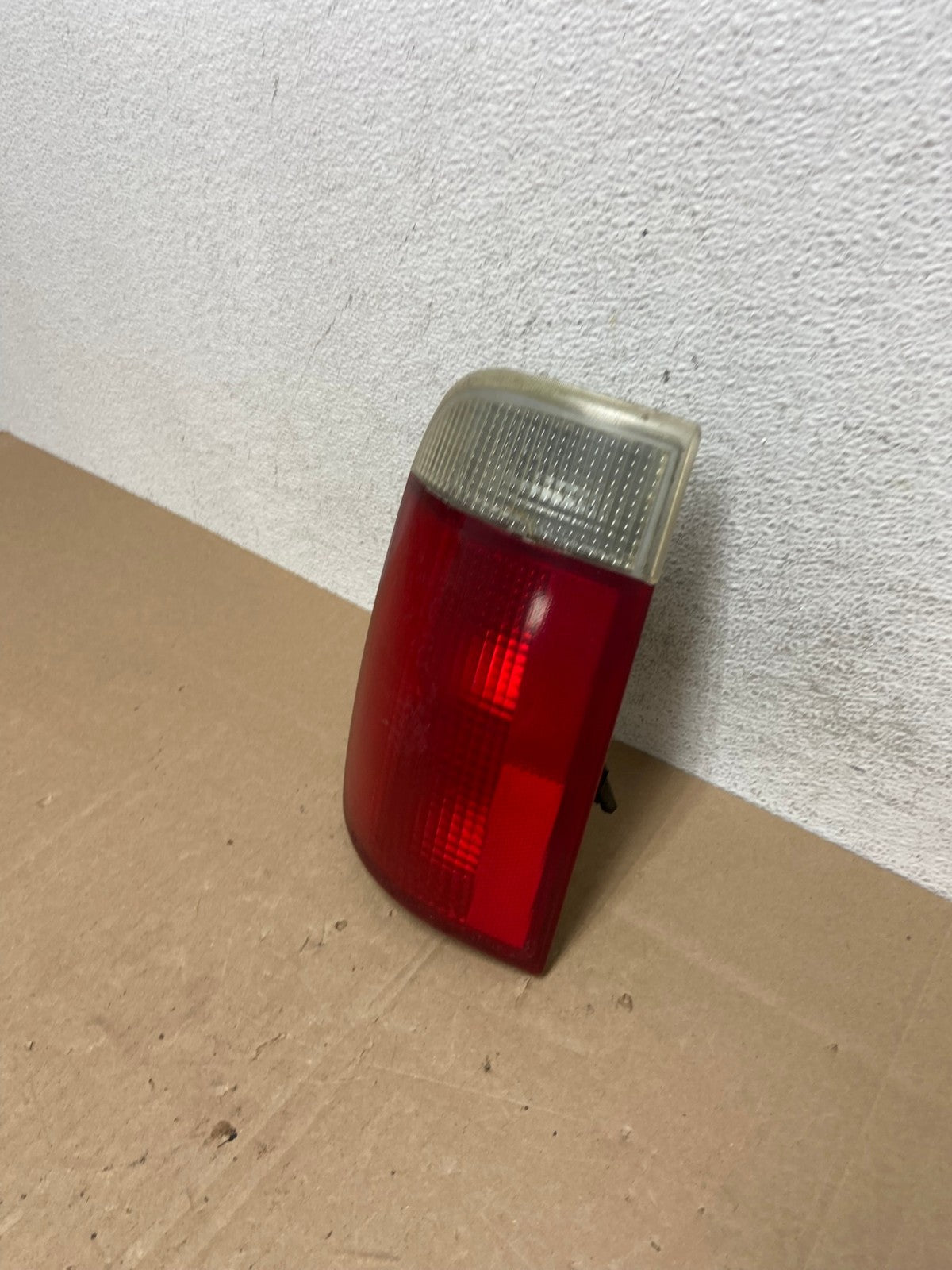 1995 to 2005 Chevrolet GMC Blazer S10 Right Passenger RH Tail Light AE5024 LK1