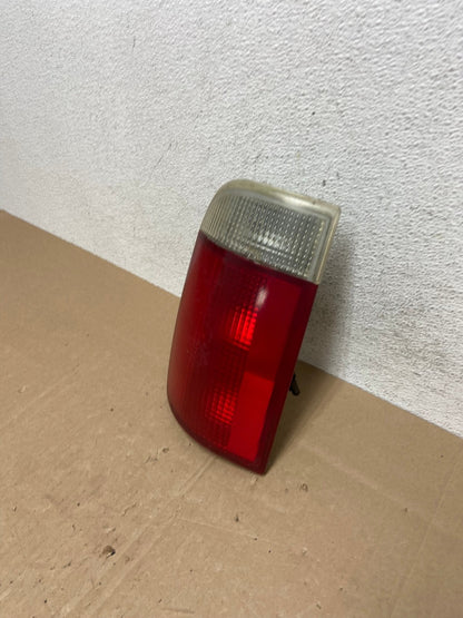 1995 to 2005 Chevrolet GMC Blazer S10 Right Passenger RH Tail Light AE5024 LK1