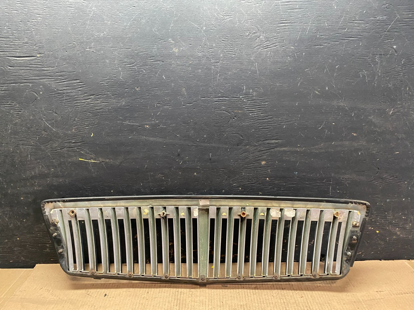 2002 to 2005 Hyundai XG350 Front Upper Grill Grille W/Emblem T0022 DG5