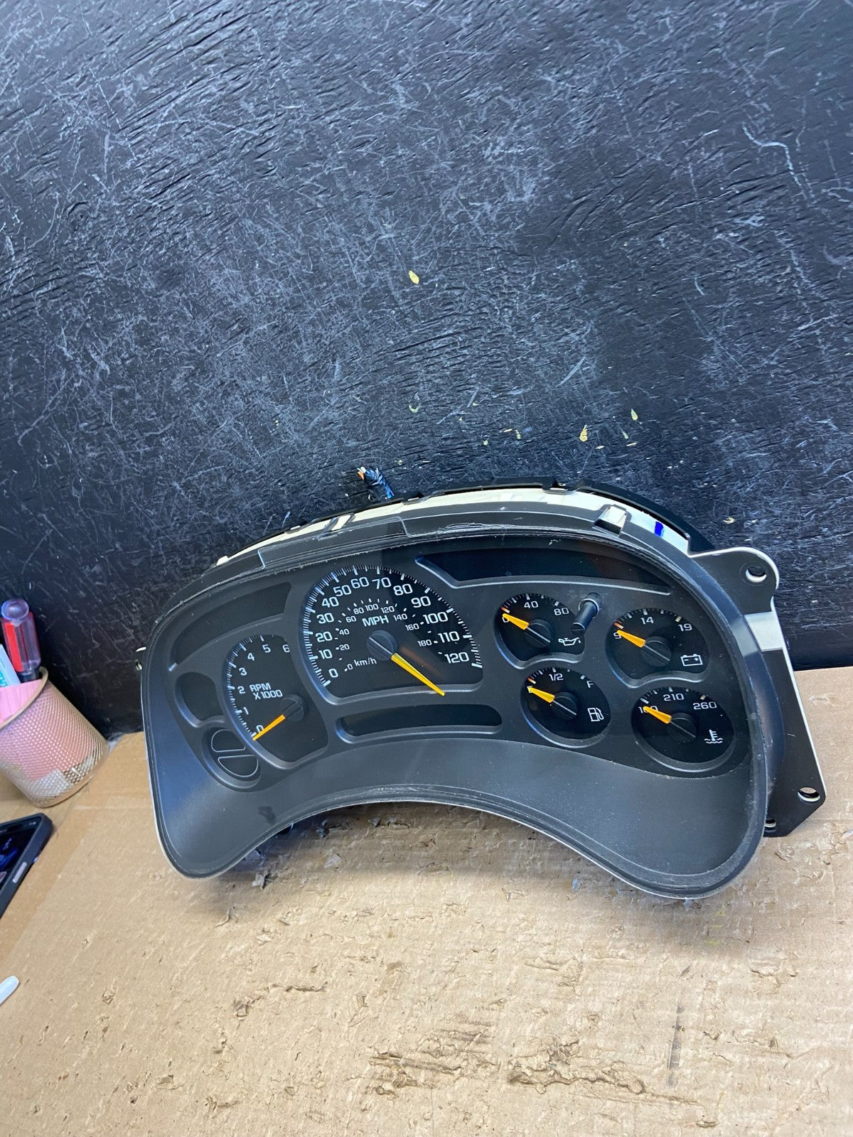 2003 to 2006 Chevrolet Silverado Speedometer Instrument Cluster ag8786 DG2