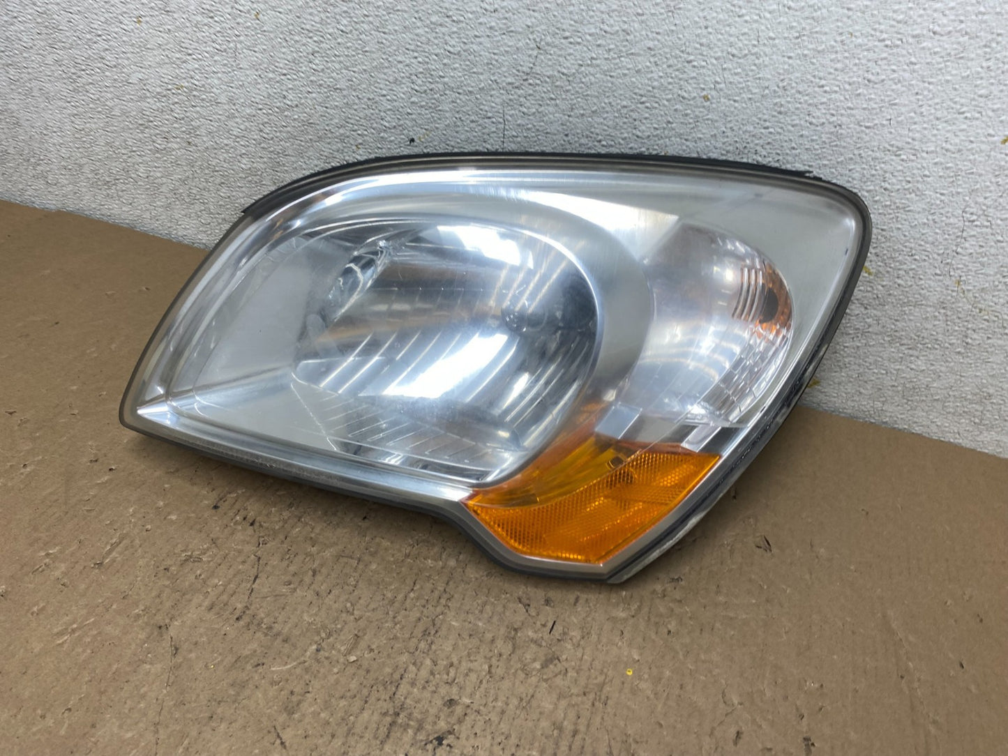 2007 to 2010 Kia Sportage Left Driver LH Halogen Headlight P8827 DW1