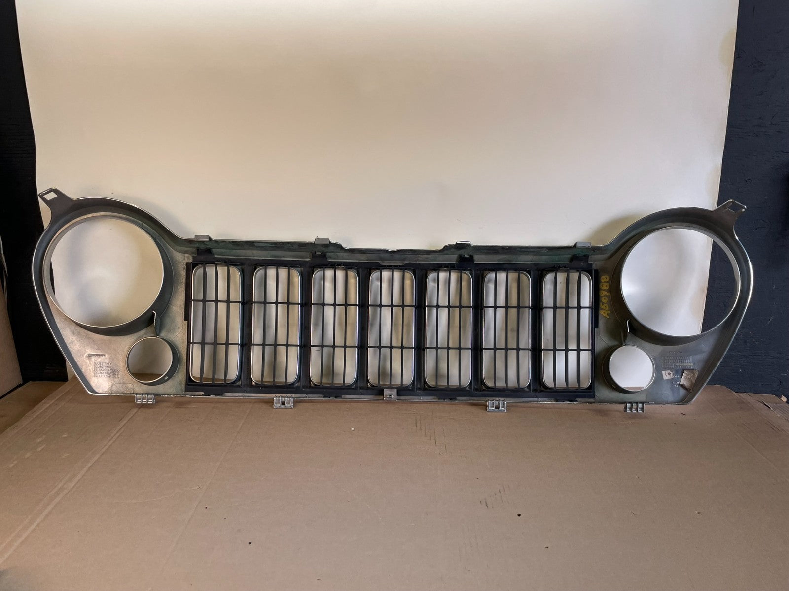 2005 to 2007 Jeep Liberty Front Upper Grill Grille AG0988 DG3