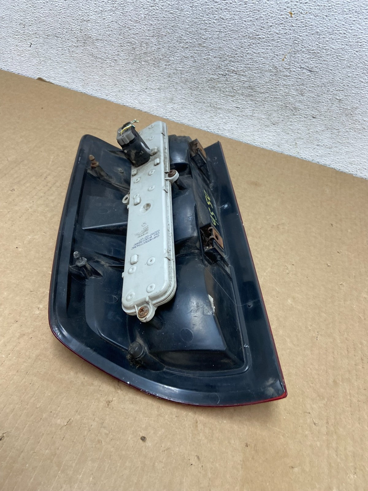 2002 to 2006 Dodge Ram 1500 Left Driver side Tail Light AF9550 DW7