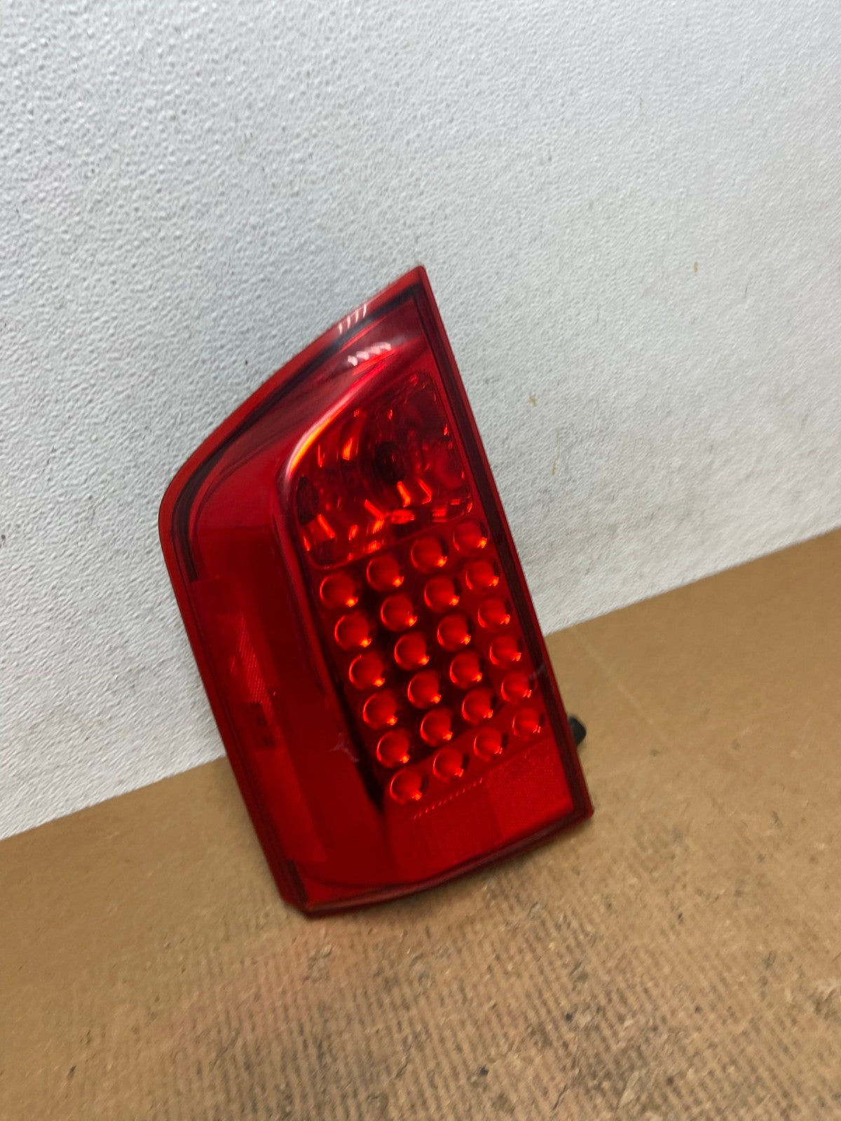 2004 to 2010 Infiniti Qx56 Left Driver LH Side Tail Light AE1652 LK2