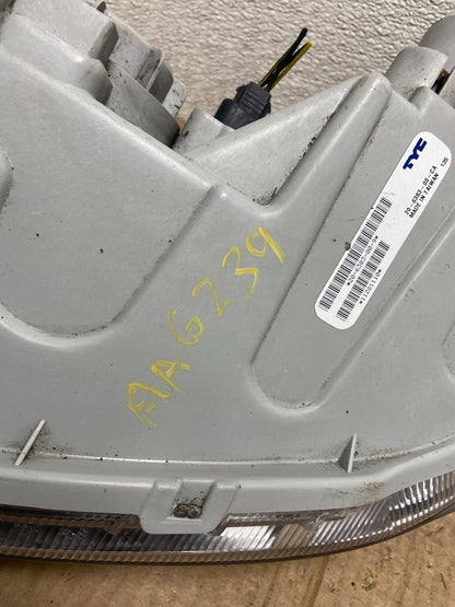 2002-2005 Hyundai Sonata Right Passenger Headlight Halogen TYC AA6239 DW8