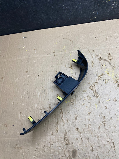 2004 to 2010 Toyota Sienna Switch Key Light Indicator Bezel Trim u5390 DG2