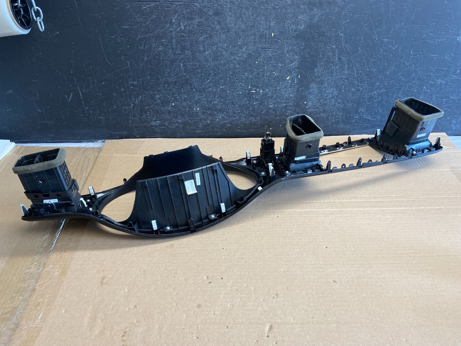 2015 to 2018 Kia Sedona Speedometer Radio Bezel Air Vent AG5004 DG2