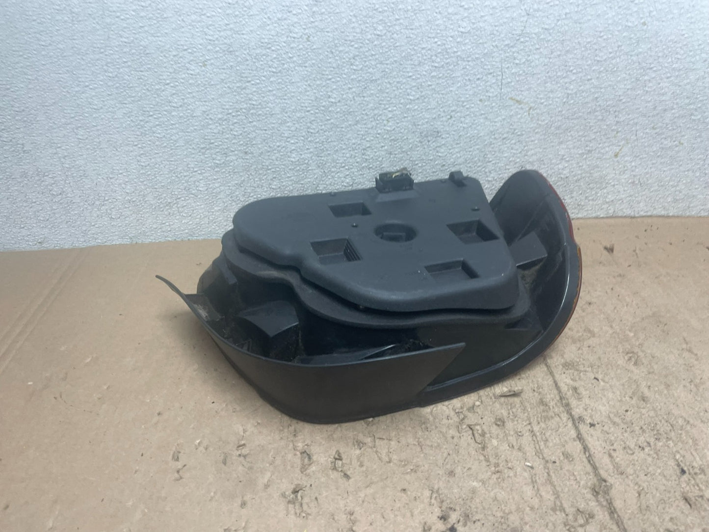 1996-2000 BMW 5-SERIES E39 528i 540i Right Passenger Side Rh Tail Light Q5335 DW8