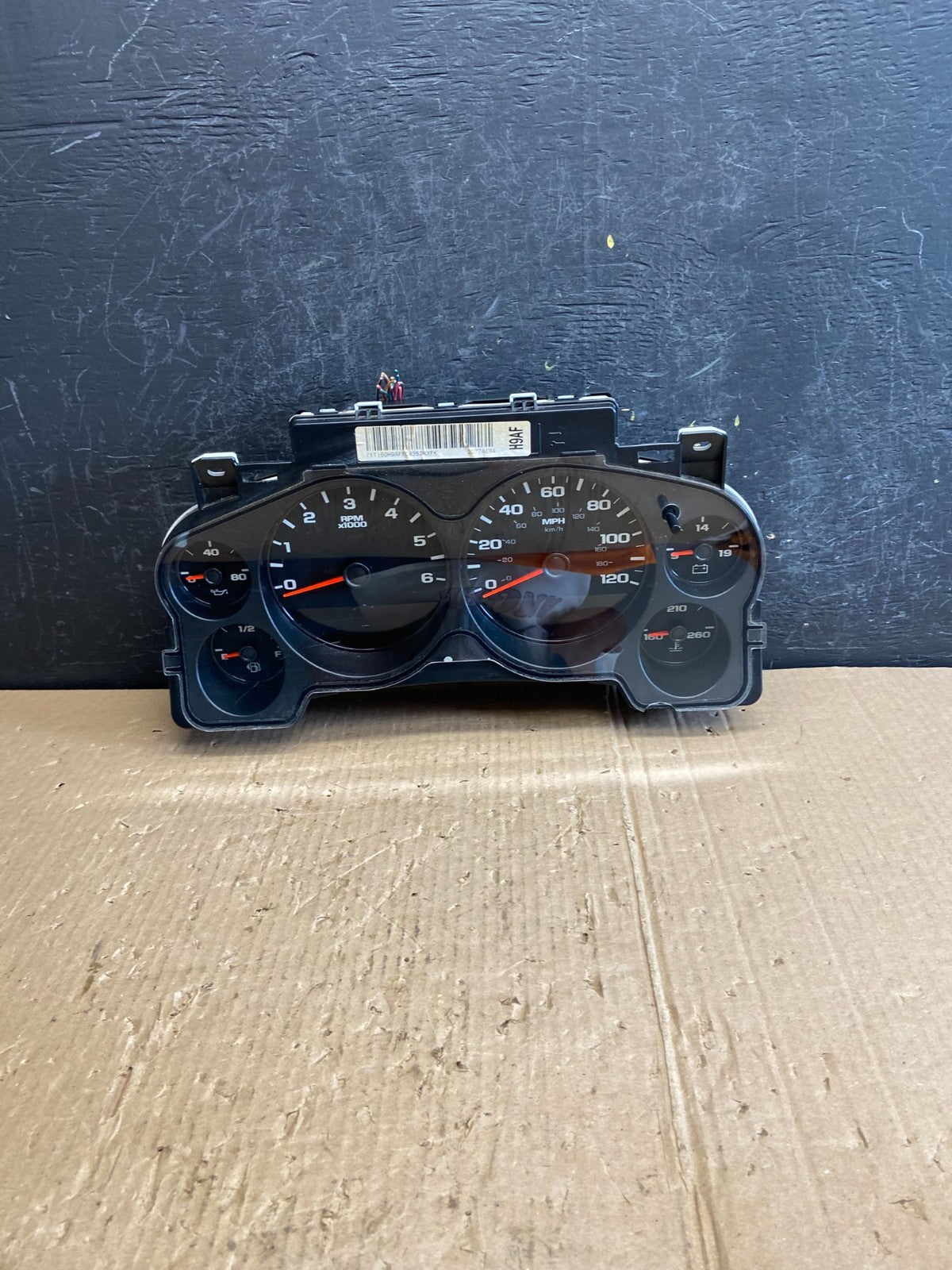 2007 to 2013 Chevrolet Silverado Suburban Cluster Gauge Speedometer AE4201 DG0