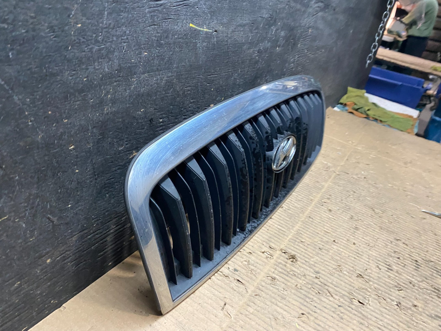 2001 to 2005 Hyundai Sonata Front Upper Grille Grill Bumper T9505 DG2