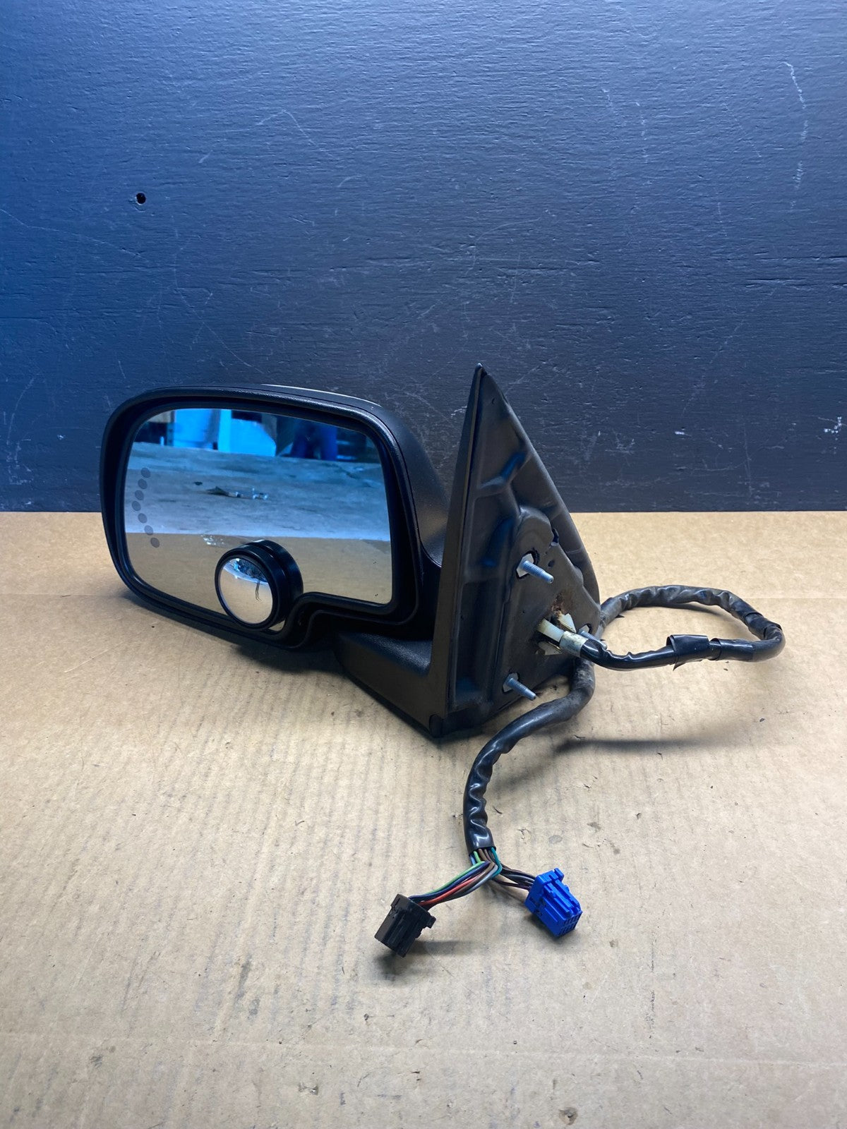 2003 - 2006 Chevrolet Silverado Suburban Left Turn Signal Door Mirror AC2817 DW5