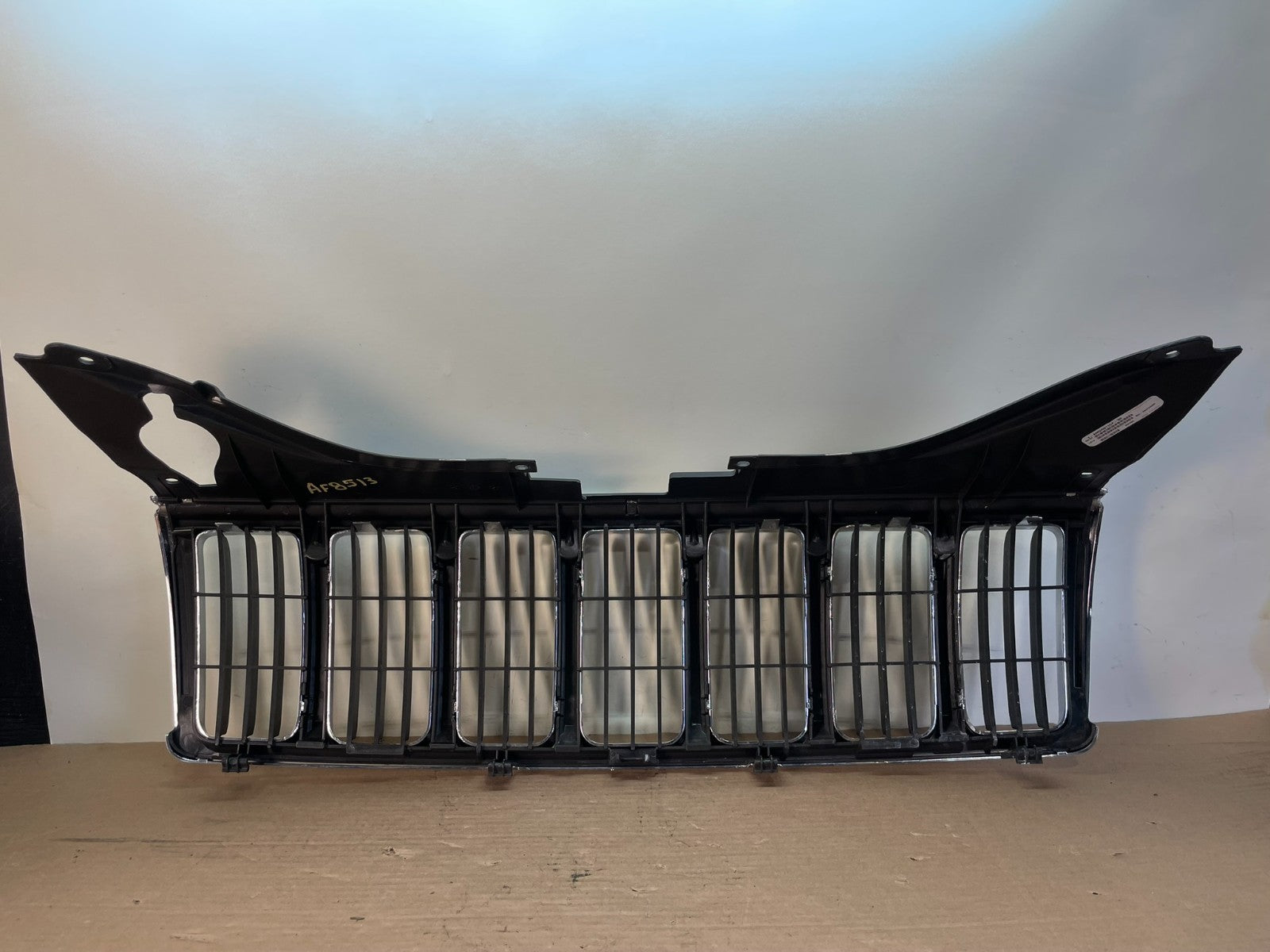 2005 to 2007 Jeep Grand Cherokee Front Upper Grill Grille Aftermarket AF8513 DG3
