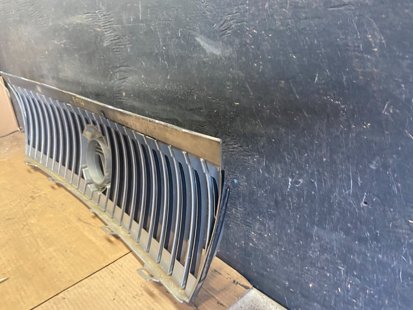 2006 to 2010 Mercury Mountaineer Front Upper Grill Grille Oem v9420 DG7