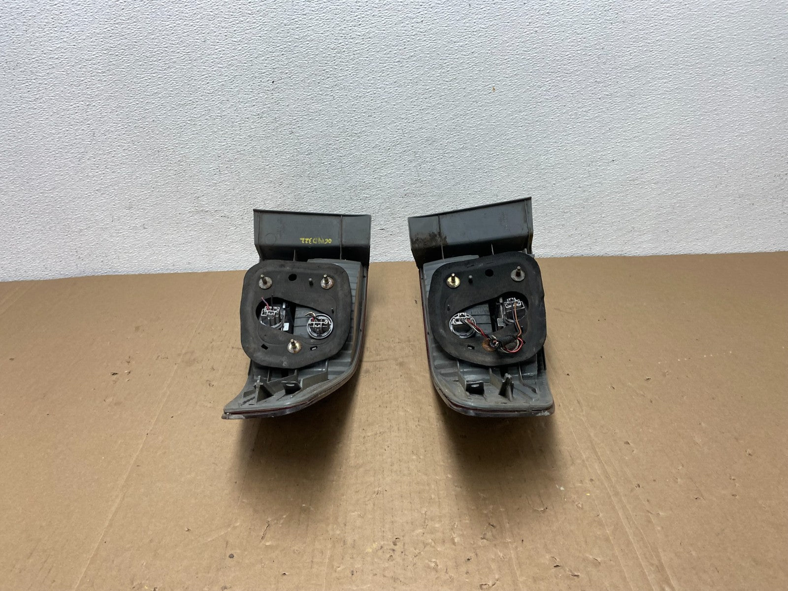2005 Honda Accord Left+Right Side Tail Lights AC5699 DW11