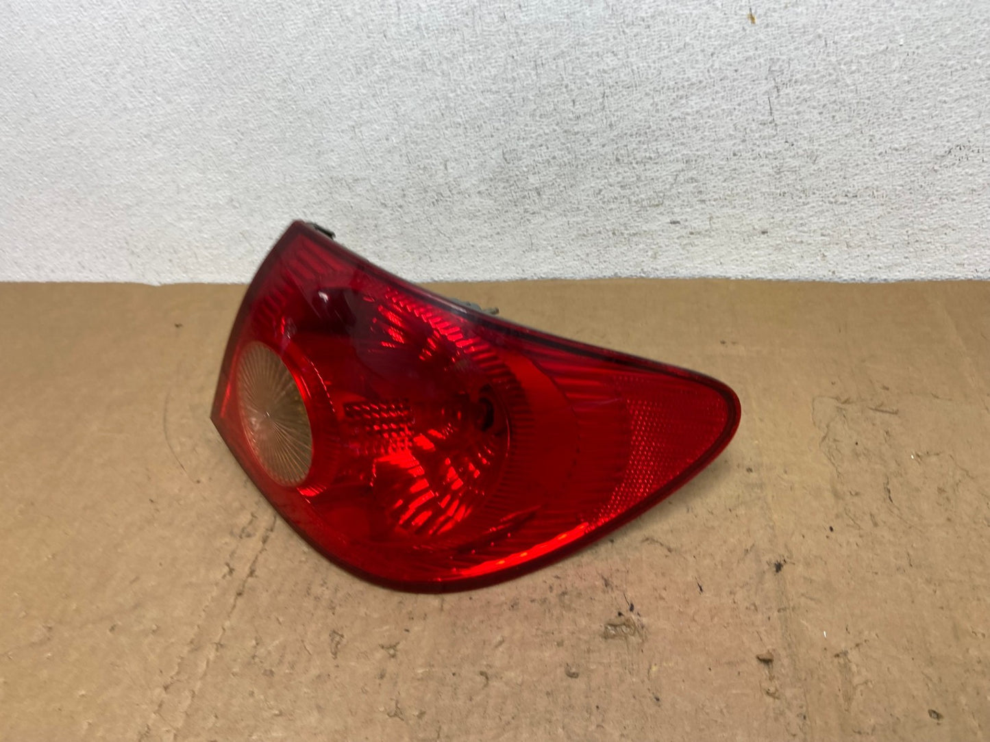 2006 - 2008 Toyota Corolla Right Passenger RH Side Tail light AD0611 LK1