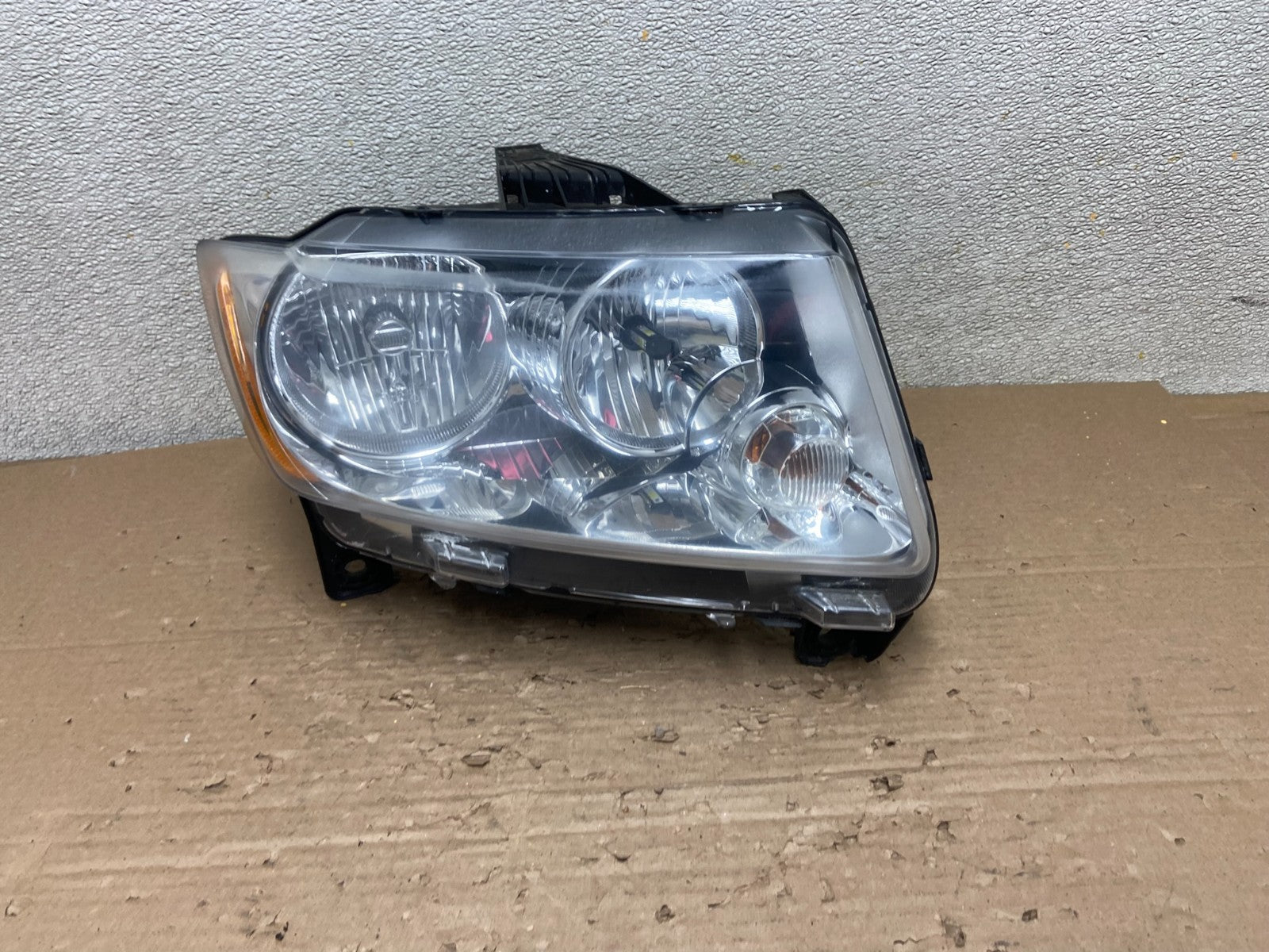 2011-2013 Jeep Grand Cherokee Right Passenger Halogen Headlight AB1603 DW0