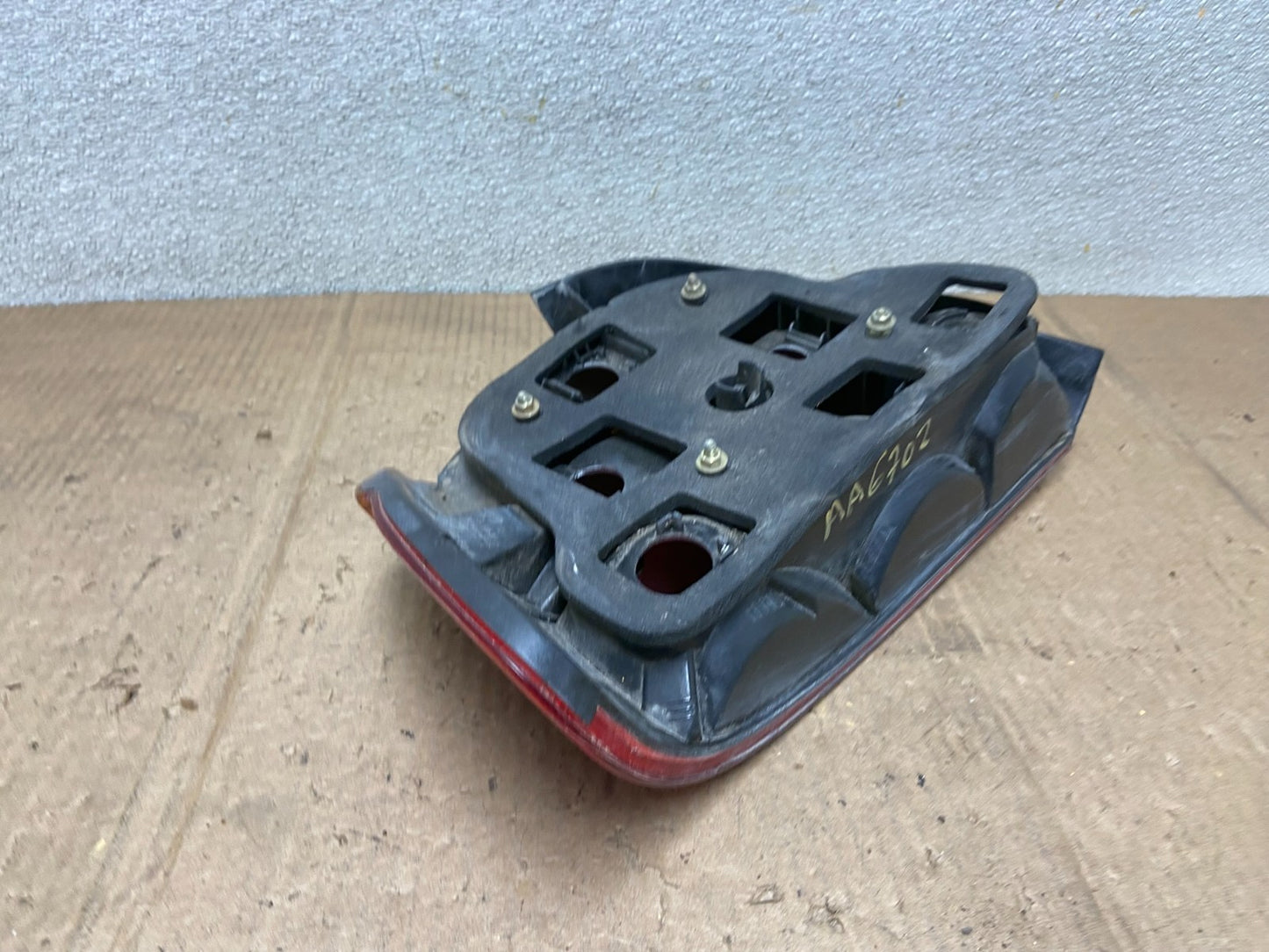 1996-2000 BMW 5-SERIES E39 528i 540i Right Passenger Side Rh Tail Light AA6702LK3