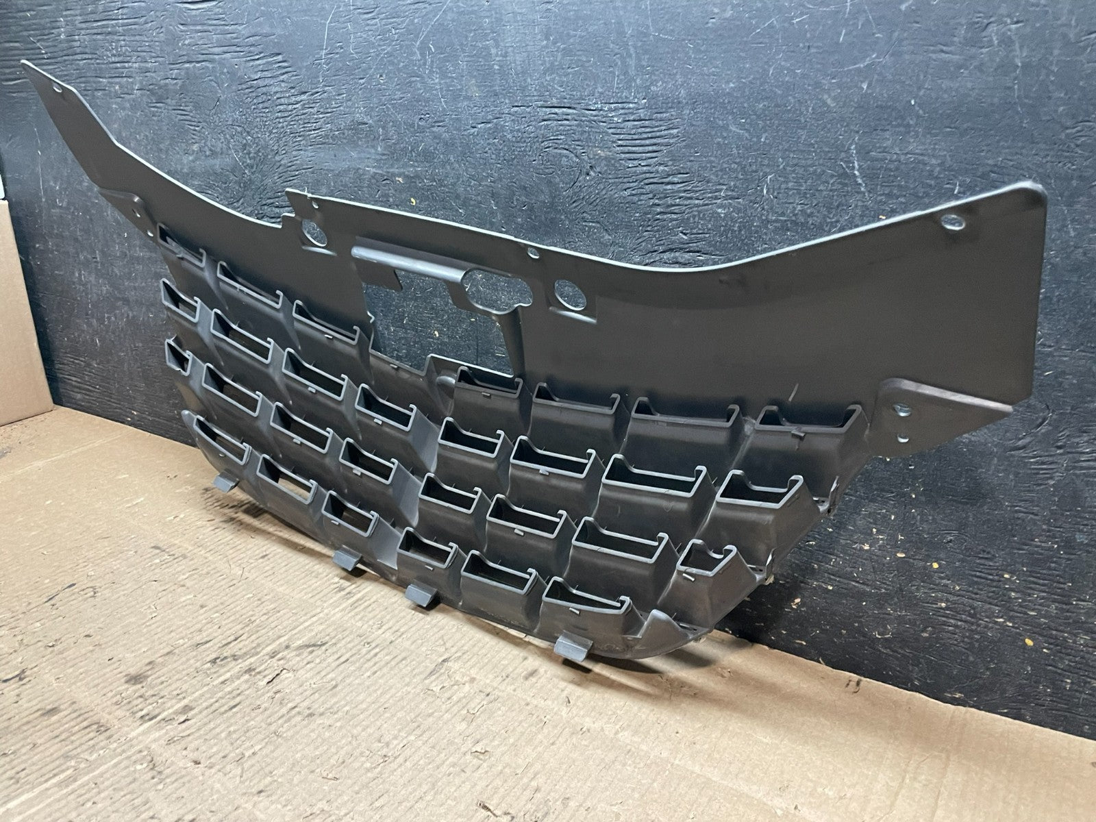 2007 to 2010 Chrysler Sebring Front Upper Grille Grill 0YW36TRMAC OEM x9822 DG5