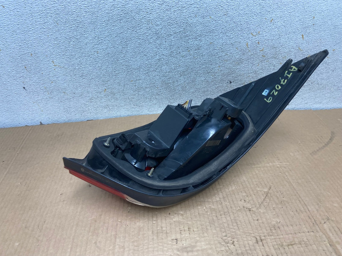 2004 - 2007 BMW 5 Series E60 Right Passenger RH Side Tail Light AI7029 LK4