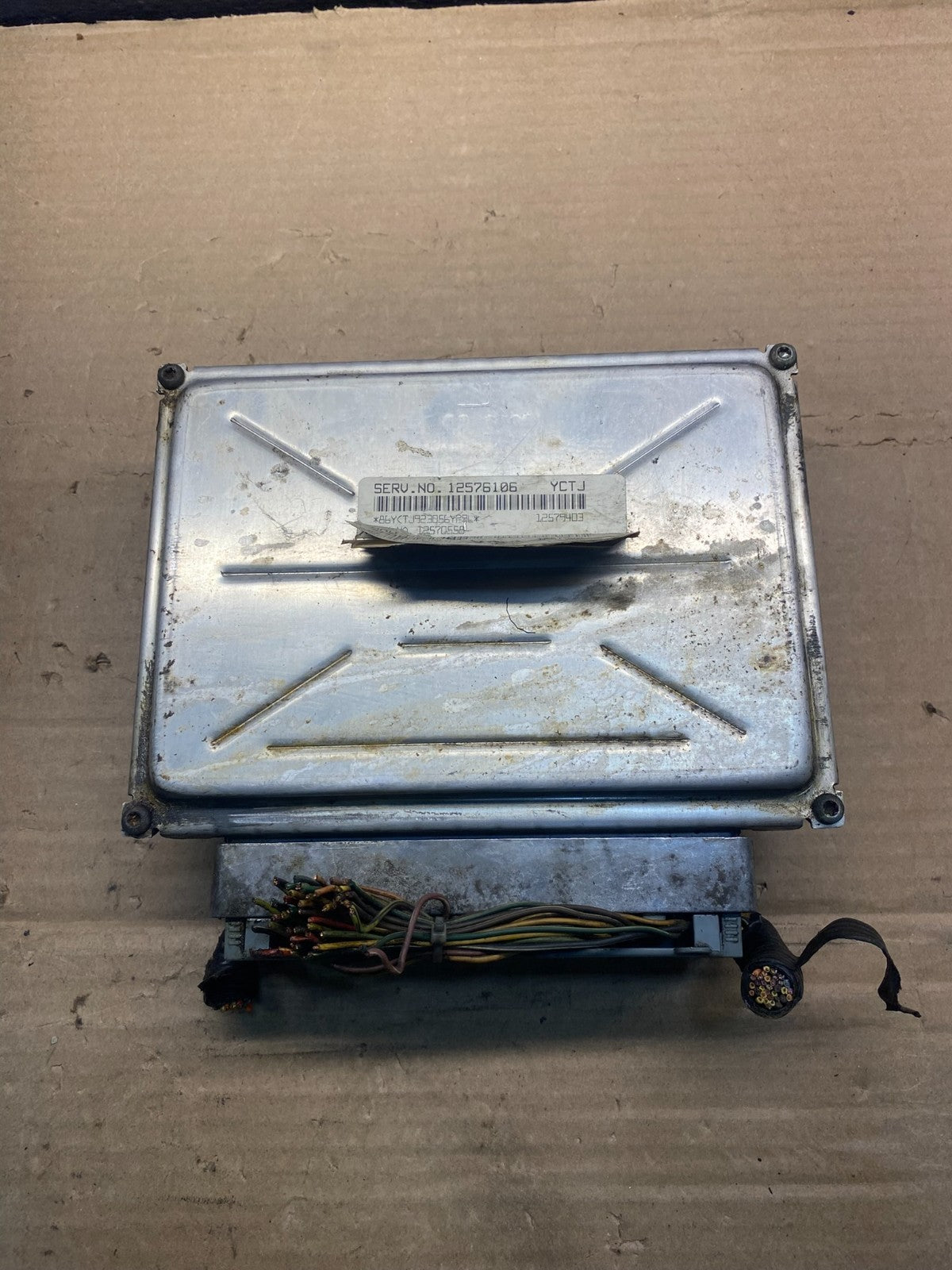 2003-2006 Chevrolet Tahoe Silverado Engine Control 12576106 ECM ECU AF4045 DW0
