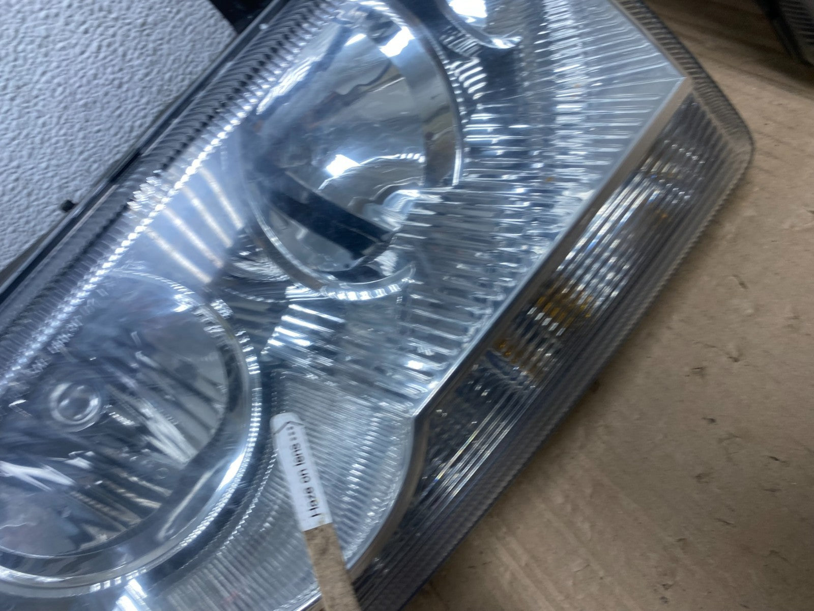 2005 2006 2007 Chrysler 300 Left+Right Halogen Headlights AE9138 DW5
