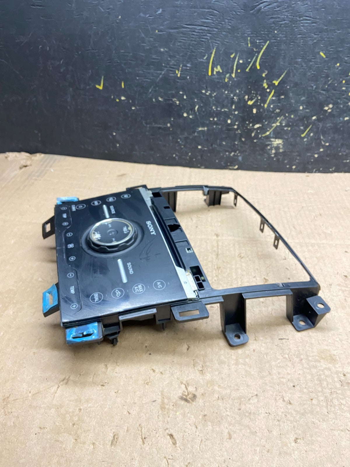 2011-2014 Ford Edge Heater Climate Control Radio CD Control Dash Bezel Z0227 DG3