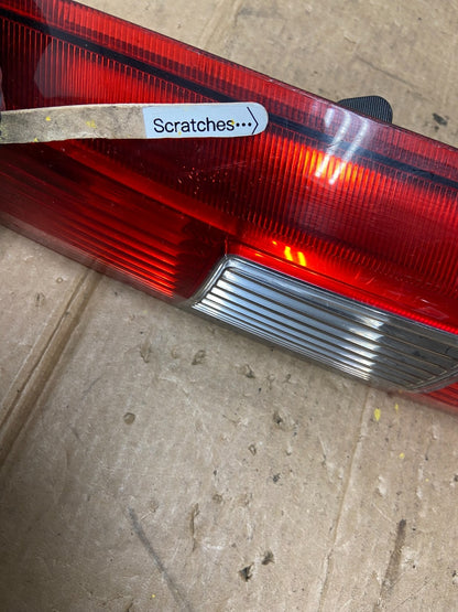 2001-2004 Volvo XC70 V70 Right Passenger RH Side Tail Light Upper Oem AA1518 GD4