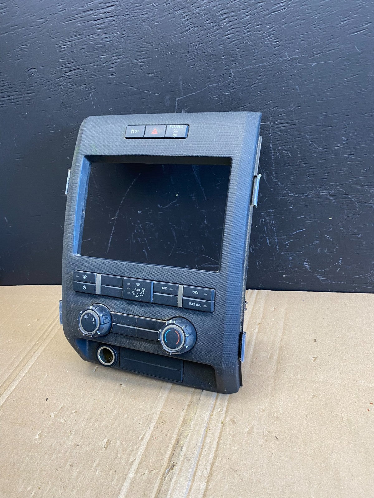 2009 Ford F150 Climate Control A/C Heater Panel Radio Bezel ab8801 DG1