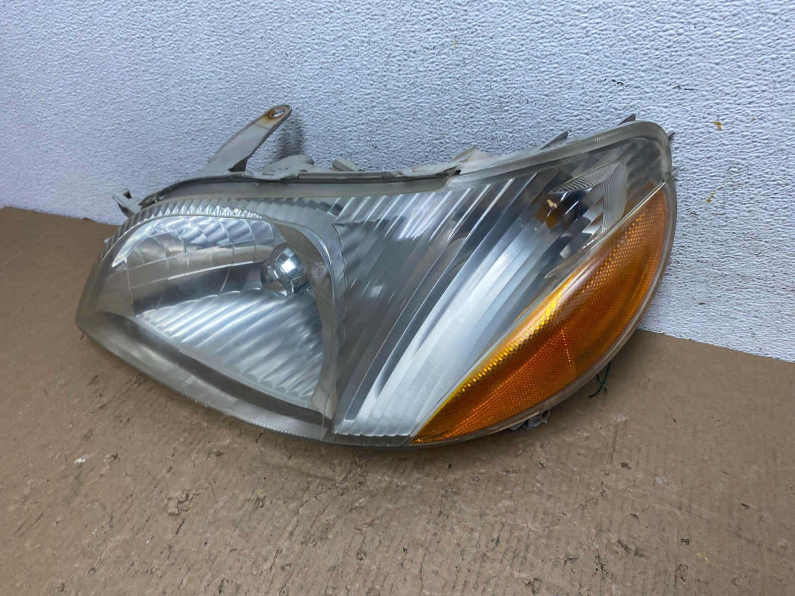 2000 2001 2002 Toyota Echo Left Driver LH Side Headlight AD8812 DW1