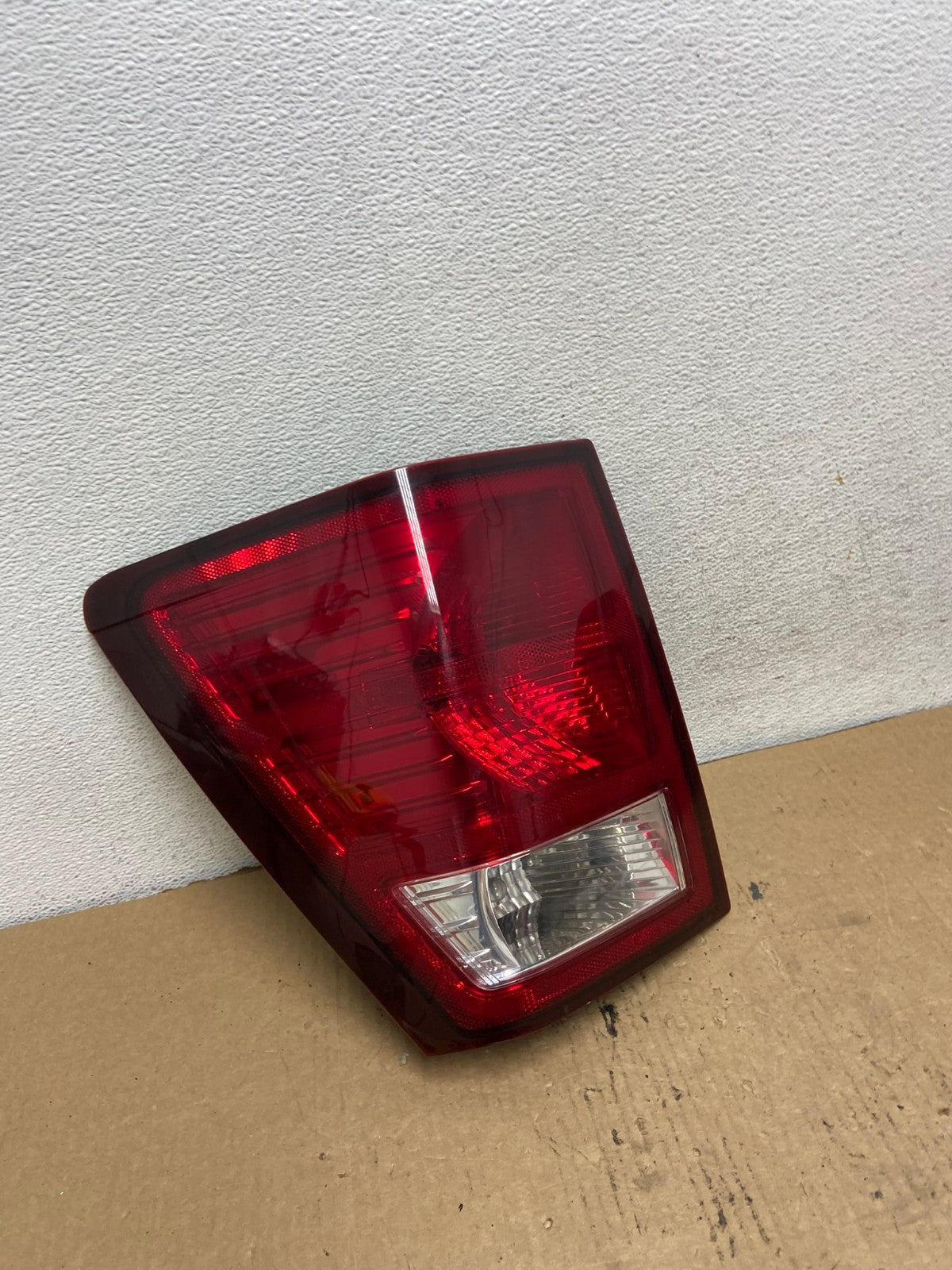 2007 to 2010 Jeep Grand Cherokee Left Driver Lh Tail Light AG2290 LK2