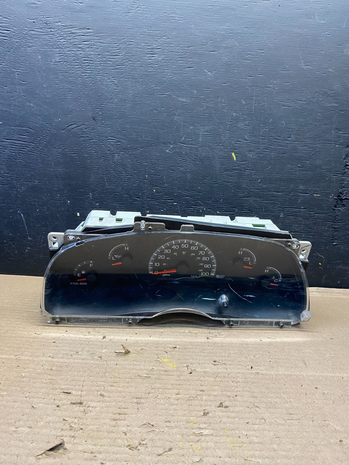 2000 2001 2002 Ford Expedition Speedometer Instrument Gauge Cluster J4915 PS0