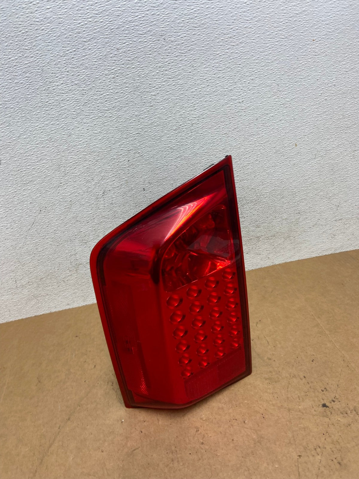2004 to 2010 Infiniti Qx56 Left Driver LH Side Tail Light AE3136 LK2